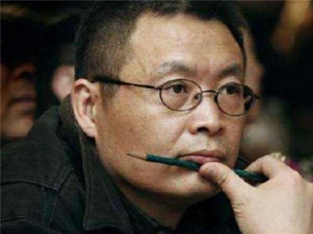 小志的历史观点|因两耳光与父亲决裂20年，回头父亲已痴呆，董卿为他推掉所有主持