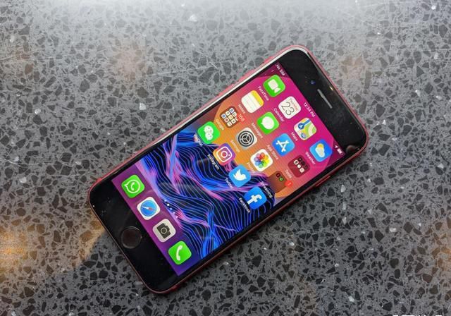 [iPhone SE]新版iPhoneSE首批用户评价已出炉，优缺点都很明显！