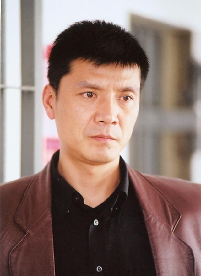 刘之冰|一家四口都是演员，父亲是双料影帝，儿子童星出道，母女颜值高