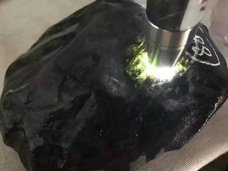 翡翠|容易跟莫西沙搞混的格应角黑乌砂,它们有哪些不同呢?