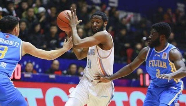 福建男籃|央視拒播！疆閩大戰遭遇忽視，頂級神塔對決，阿帥強援歸隊又延期