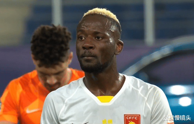 山东鲁能|疯狂的8-5！中超惨案！大黑马4场狂丢16球崩盘，4冠王踢疯了