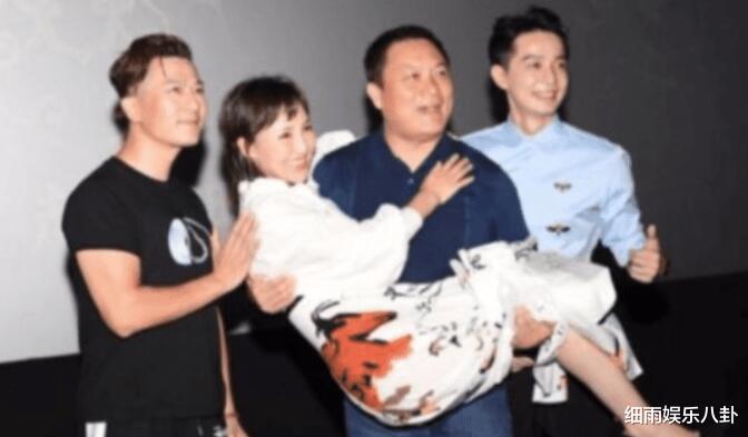 『杨紫』19岁和男友私奔，裸婚住地下室生3胎，如今丈夫连用7部剧来捧她