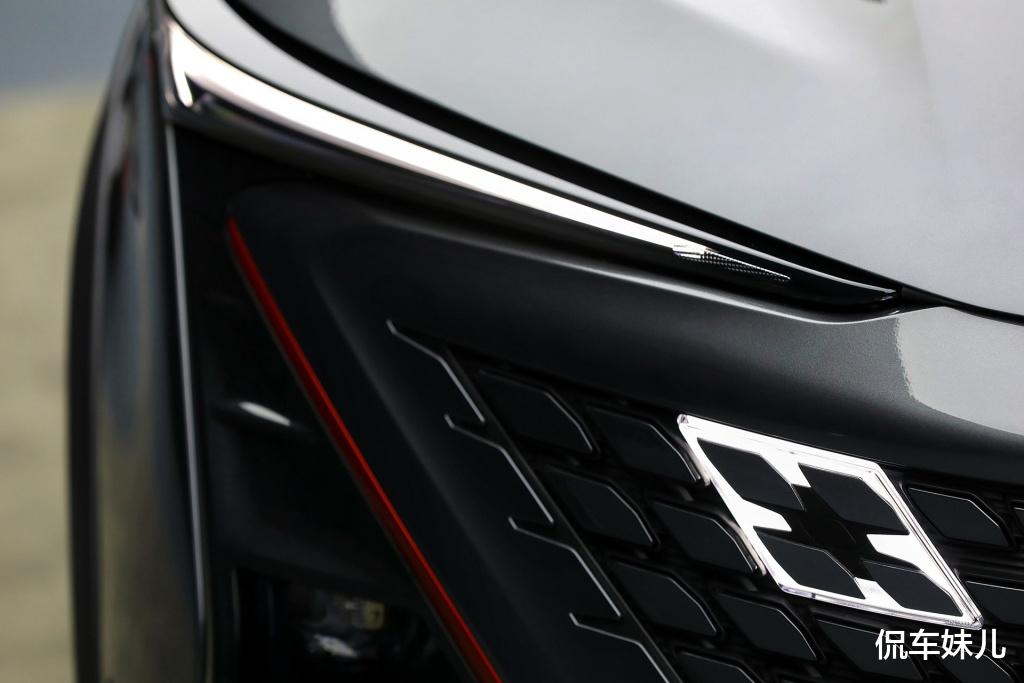 比亚迪唐|被捧红的“网红SUV”，在高颜值的背后，支持眼神对视，11.39万起