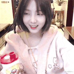 【斗鱼】小米粥刚复播就出事，骗学生充骑士报销！斗鱼官方：已介入