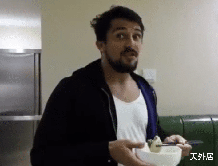 国足:做了31年巴西人的他,即将进国足了!不愿找中国女孩,爱吃饺子