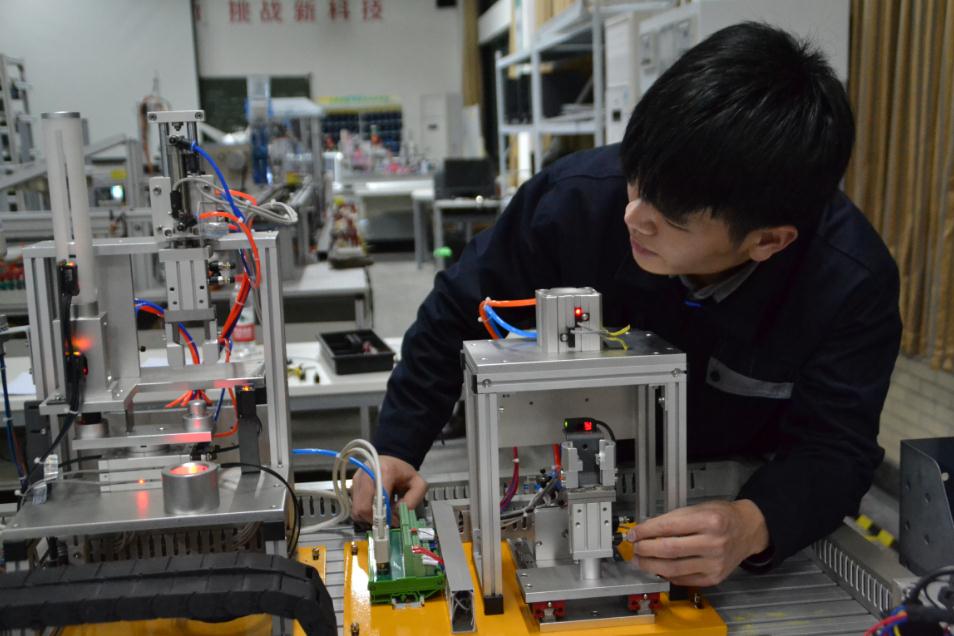 [机械]理科男生：这6大“热门工科专业”值得报考，毕业后收入很高