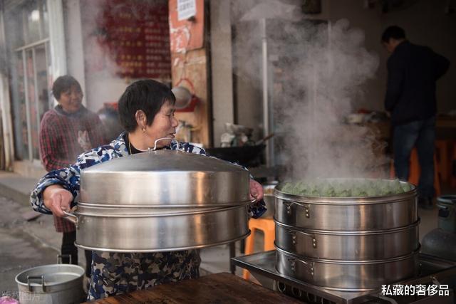 大米|下岗夫妻卖早餐，用“大米+食用油”模式，一年挣一套房，太强了