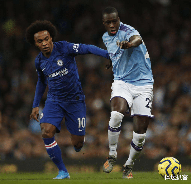 【曼城】曼城6千万巨星被打爆!瓜帅无语场边喝水,利物浦球迷疯狂庆祝!