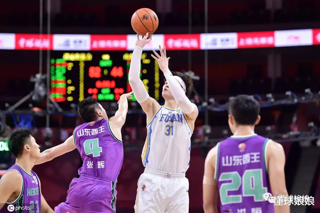 【王哲林】场均40+！牛是牛，就是有点心疼，这都赶上2016詹姆斯了