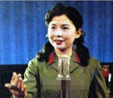 春晚|国家一级演员董文华：从当红期到被封杀\消失\18年，如今怎么样了
