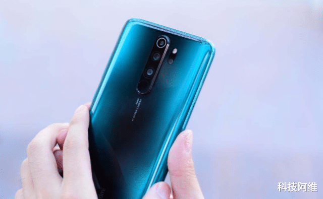 红米手机|4500mAh+NFC,现已降至1099元,6400万四摄手机沦为标准千元机