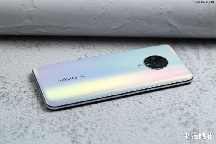 中国移动|从2698元跌至1998元,4500mAh+8GB,发布仅半年如今加速退场让路