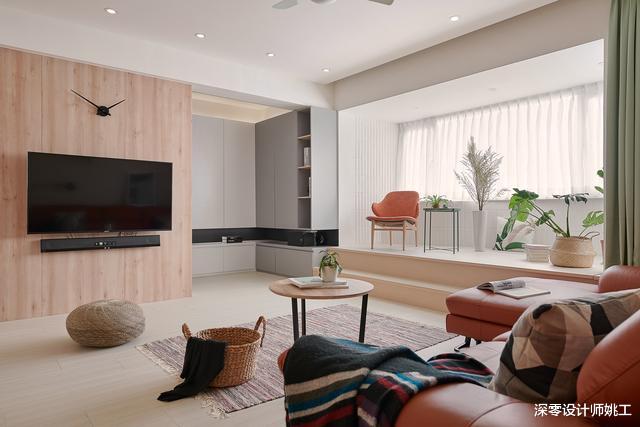 |等我有房客厅阳台就打通，贴墙做个阶梯柜，上休闲下储物2全其美