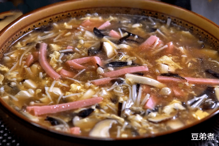 白萝卜|天冷，多给家人喝这汤，几块钱做一锅，酸爽可口，常喝暖身暖胃