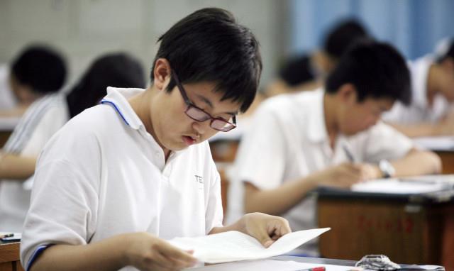 「高考」中考难度超过高考，一半初中生上不了高中，最好的选择是什么？