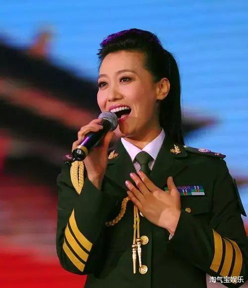 春晚|她是国家一级演员，上过12次春晚，老公还是大名鼎鼎的人物！