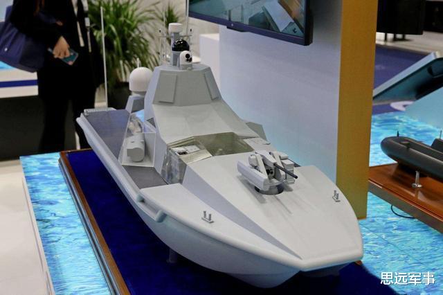 「军舰」威力不逊于055，又一款中国战舰横空出世，航母见了它也要躲