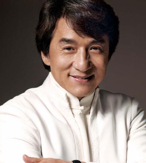 ▲成龙玉石收藏之路：从刚开始买的一堆假玉，到现在坐拥的20亿藏品