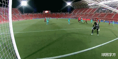 【巴塞罗那】四大联赛首例！西甲空场安保太差，梅西球迷闹场，巴萨4-0获胜