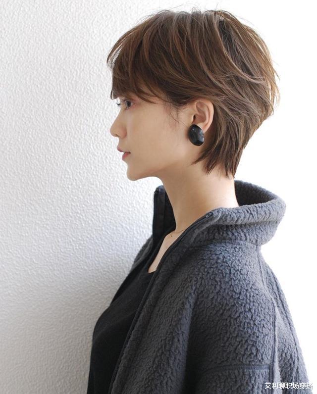 短发|什么样的短发好看？这些发型参考清新也活泼，打造职场新鲜人的知性风范