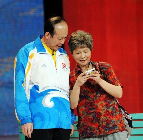 蔡明|从万人捧到被人嘲，整容整到认不出，蔡明退出春晚的真相是什么？