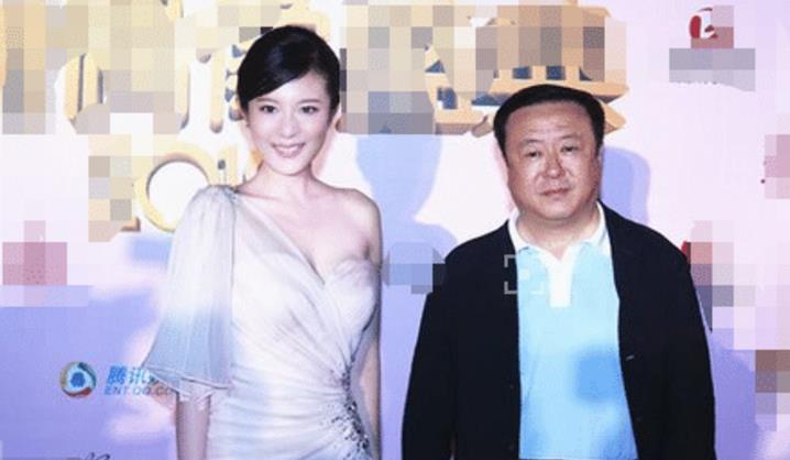 邬靖靖：她被自己的姑父捧火，结果姑父离婚了就不捧她了，今沦为拍网剧谋生