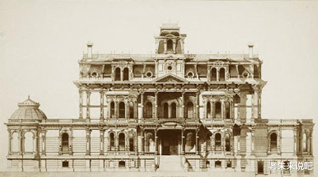 移民|为了逼他卖房,富豪邻居围着他家建了12米高的篱笆墙,密不透风