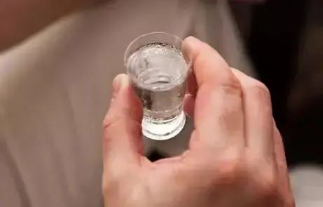 「脂肪酸」55岁男子,脑梗复发离世,医生提醒:3类食物最好少往嘴里塞