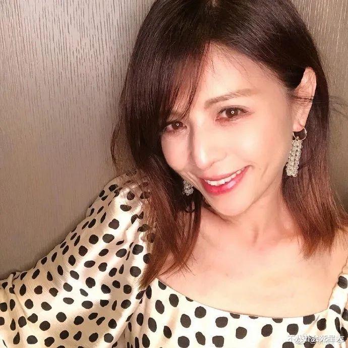 金城武|金城武初恋近况：52岁坐拥上亿身家，因自卑分手如今美得不像话