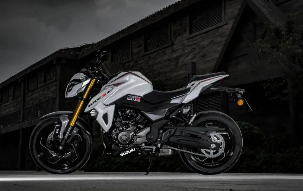 「动力」岂止工艺：豪爵DR300开箱日志，一款世界级水准的街车