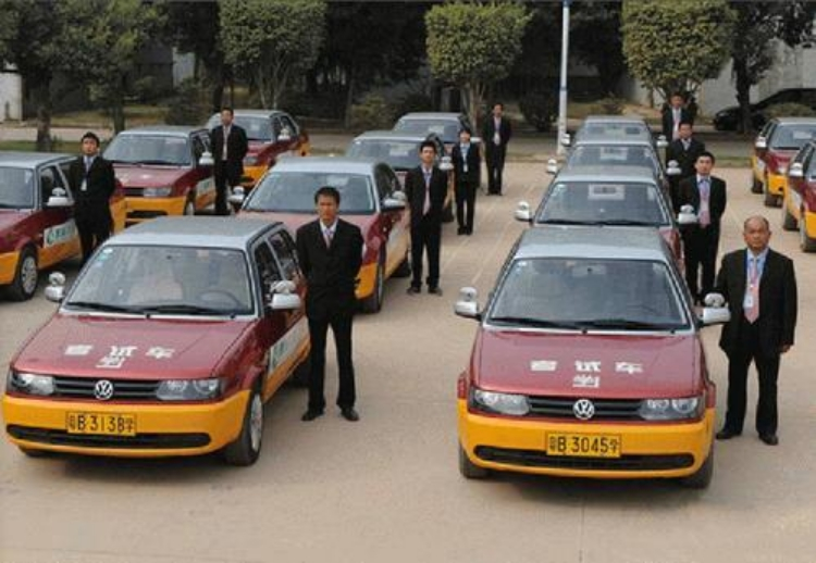 驾照|为何有些人三个月考完驾照，而有些人一年或两年都没有考完？