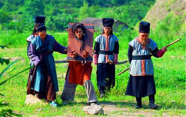 秦国■古代押送犯人很辛苦，为何遇到女犯人，衙役们却都抢着去？