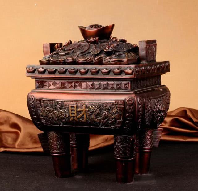 【巨蟹座】下个月起将会有“财星入命”，横财飞来成绩突出，有大斩获的生肖