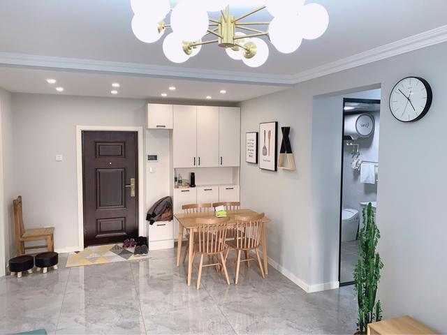 「」刚完工的新房，全房简约风装修，不做电视墙，简洁又舒适，晒晒！