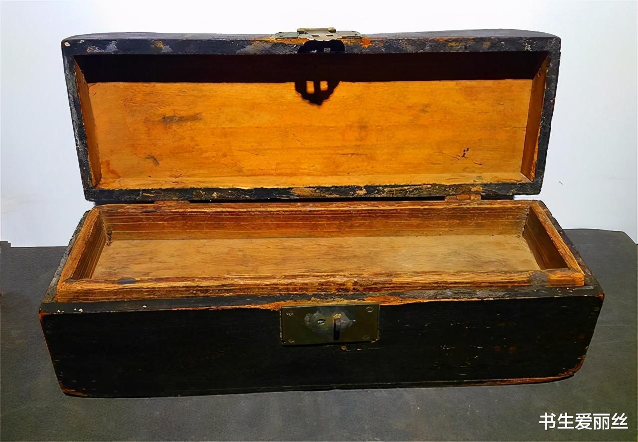 唐太宗|老人留下传家宝,被丢粪筐15年,后人无偿捐献,现价值10个亿