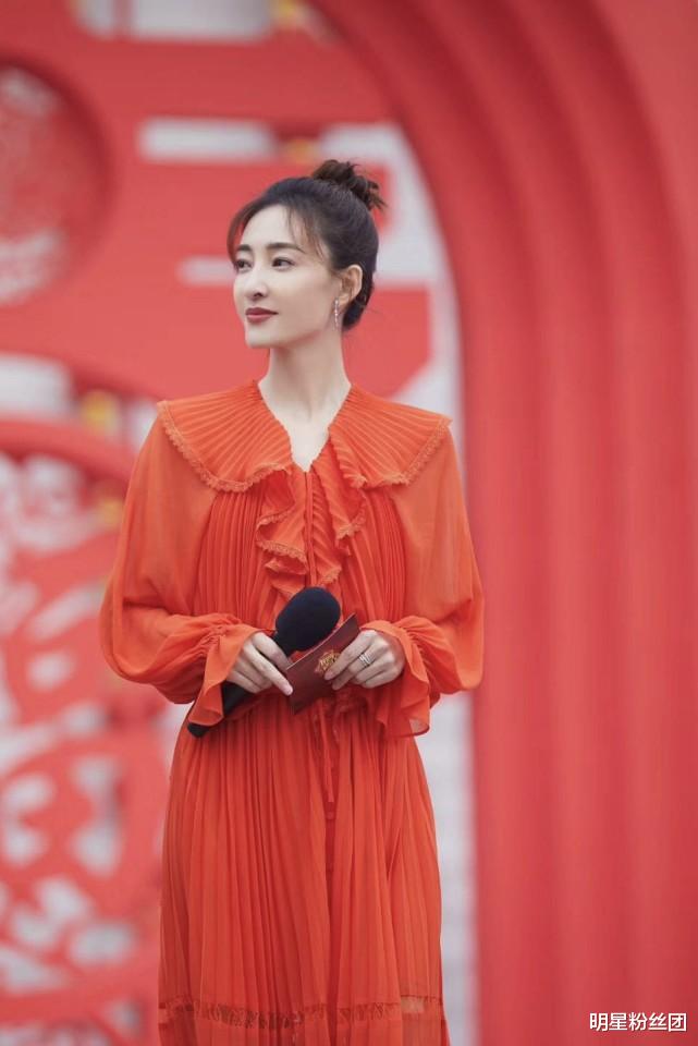 王丽坤|路人缘败光，明明是两个人换歌，怎么都骂王丽坤？