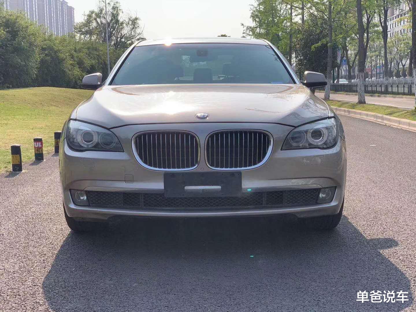 「宝马7系」花7万上路宝马7系，3.0大自吸高速上的巡洋舰，低调的奢华