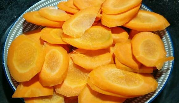 食材|秋季，这食材正便宜，1块多钱1斤，隔三差五买些，拌面粉一炸最香