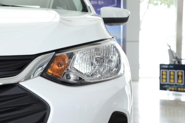 雪佛兰|雪佛兰着急了，从7.99万跌至4.99万，4.8升油耗，还看啥帝豪