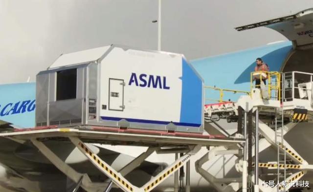 asml|中国光刻机落后国际7年，谁曾想，深埋50年“地雷”被ASML发现？