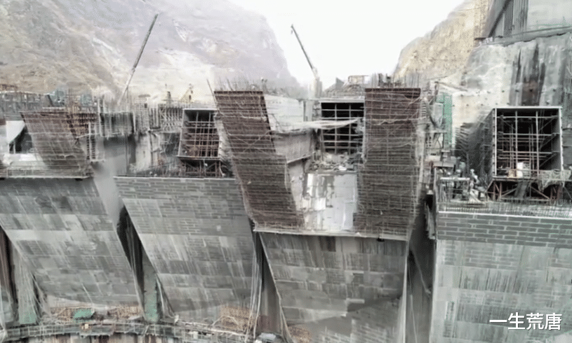 印度|中国又一大工程！印度看后以为坍塌了，西方却惊叹：中国太厉害