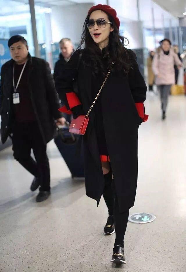羽绒服|“万能黑”才是最难驾驭的颜色，想要穿得高级，7个小妙招要学会