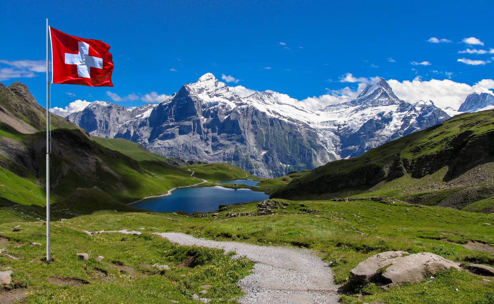 茶园 少女峰下的美丽村庄！听着牛铃，欣赏壮丽的阿尔卑斯雪山！