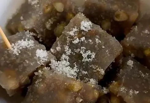 #凉糕#天气越来越热，绿豆别再熬粥，做成绿豆凉糕比冰淇淋吃着还过瘾