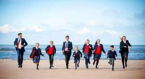 「」什么样的家庭会把孩子送国外读书了？