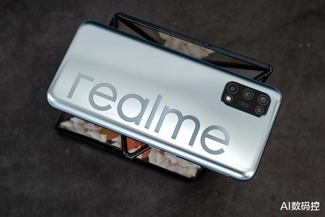 v5战队|realme 真我V3价格不足千元,综合对比后,选择了真我 V5