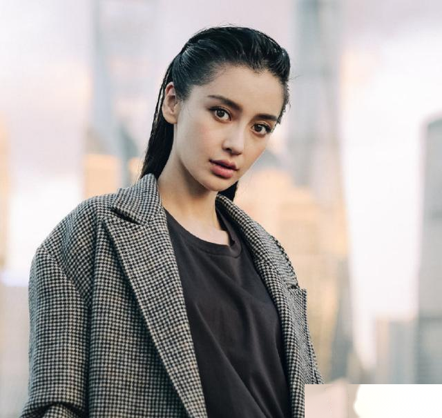 Baby被说只适合长直发，当换上很丑的“泡面卷”，果然颜值很重要