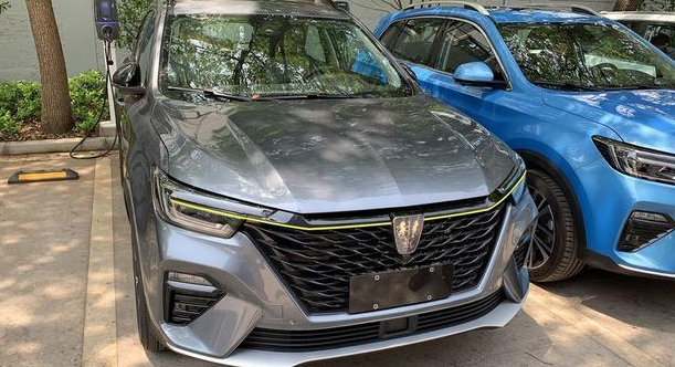 「荣威RX5」最懂国人心的精品SUV，焕新logo，拥有30万气场却不足13万，要火