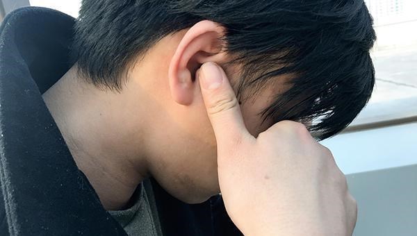 肝脏|肝病是有信号的，医生提醒：手和眼睛出现5个异常，需尽快查肝